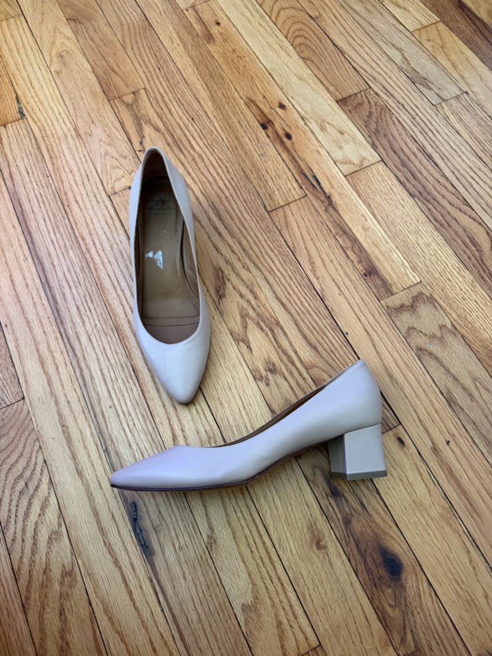 Aquatalia Pasha Natalie Leather Pointed Block Heel Pumps Light Taupe Sz 8.5 beig
